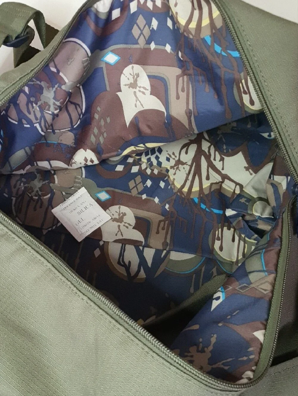 LeSportsac Olive Green Men's Duffel Bag with Shoulder Strap